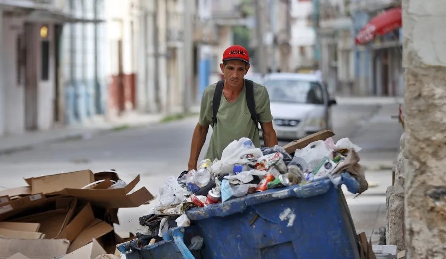 “Viviendo con lo que se puede”: así es la lucha diaria de los indigentes en Cuba