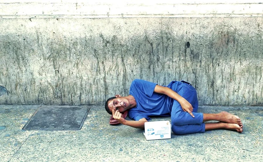 “Viviendo con lo que se puede”: así es la lucha diaria de los indigentes en Cuba