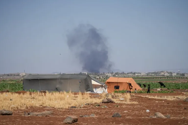 Israel vuelve a bombardear el sur de Siria pese al alto el fuego entre bandos locales