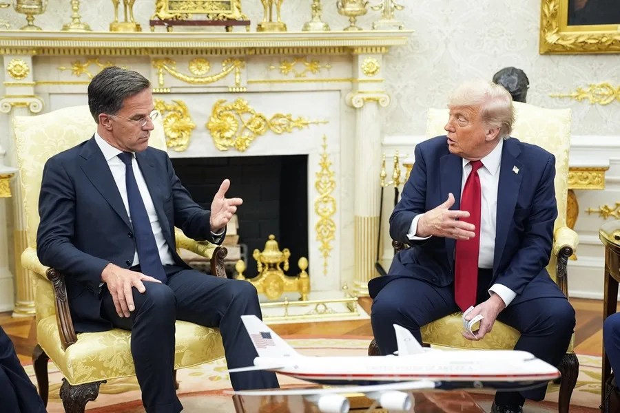 Trump amenaza a Rusia con aranceles del 100 % si en 50 días no hay un acuerdo de paz en Ucrania