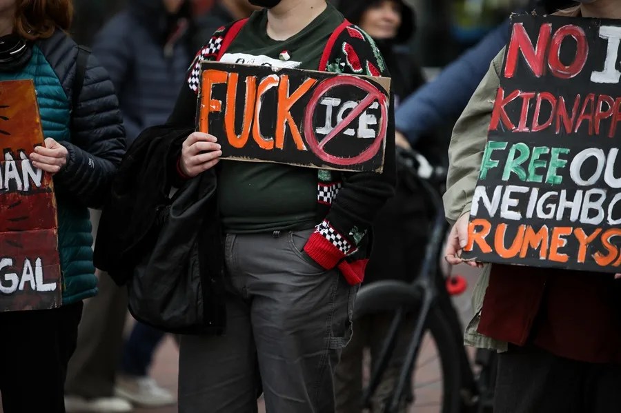 Un 56 % de estadounidenses desaprueba la gestión migratoria de Trump, según una encuesta