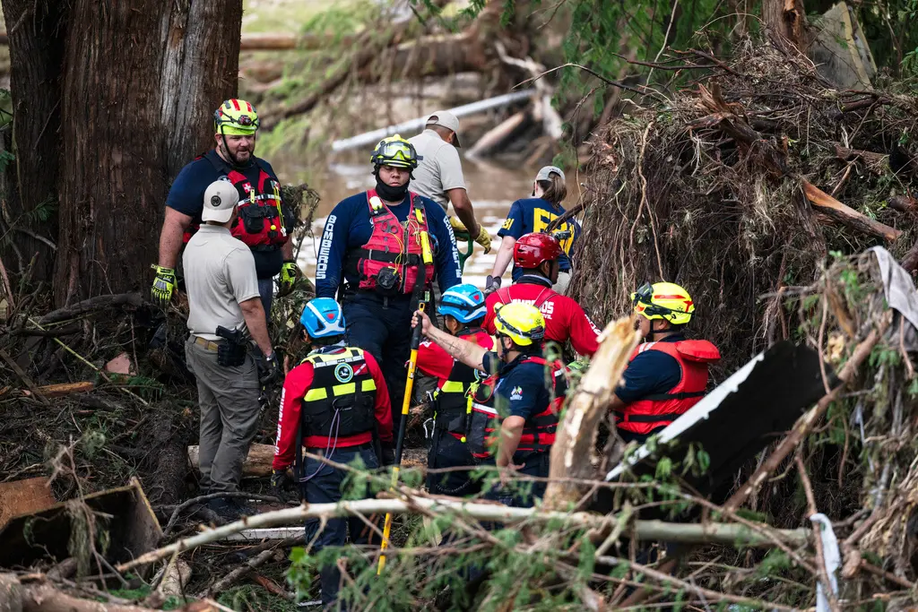 Más de cien desaparecidos tras las inundaciones en Texas, que dejan 133 muertos