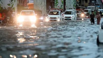 Alerta en el norte de Pakist&aacute;n por lluvias torrenciales que dejan m&aacute;s de 220 muertos