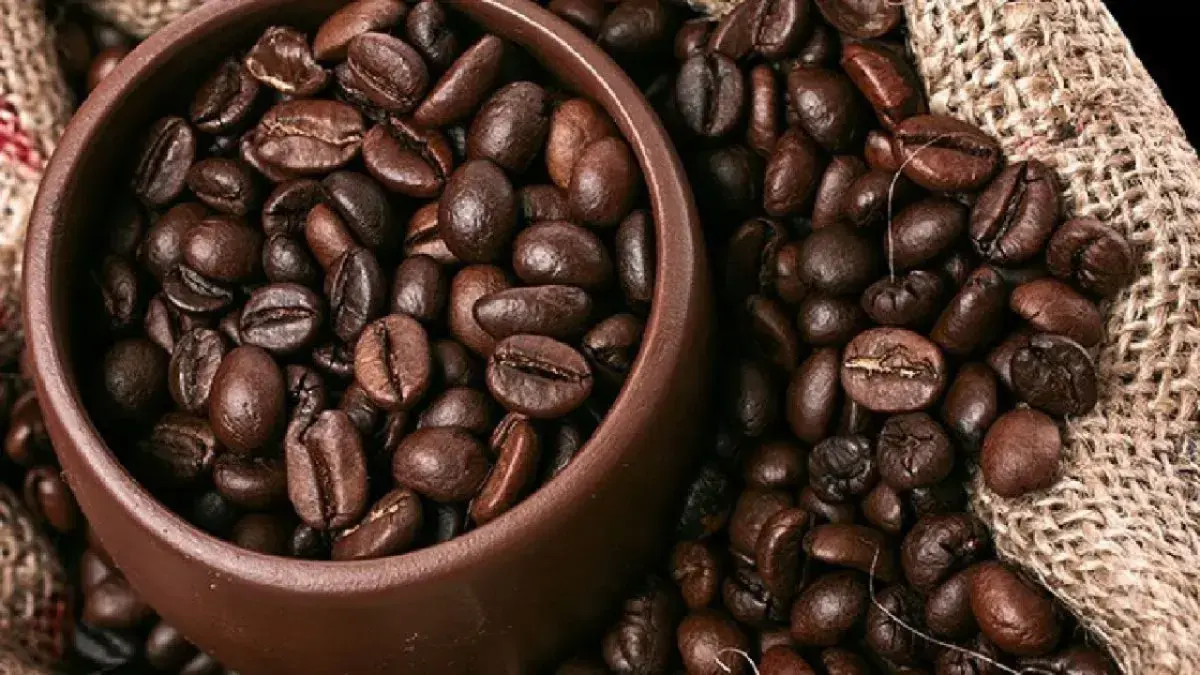 Aranceles de Trump amenazan al café latinoamericano, con precios récord del grano en EEUU