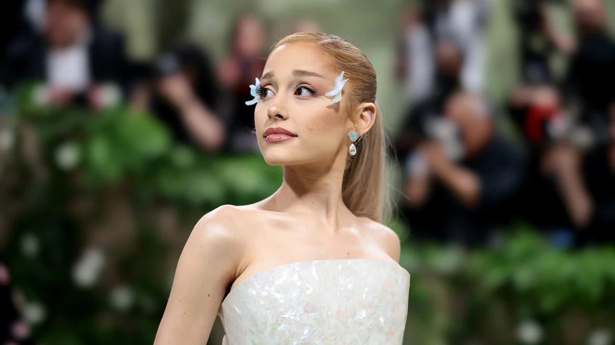 Ariana Grande descarta retirarse de la música y confirma planes para volver a los escenarios en 2026