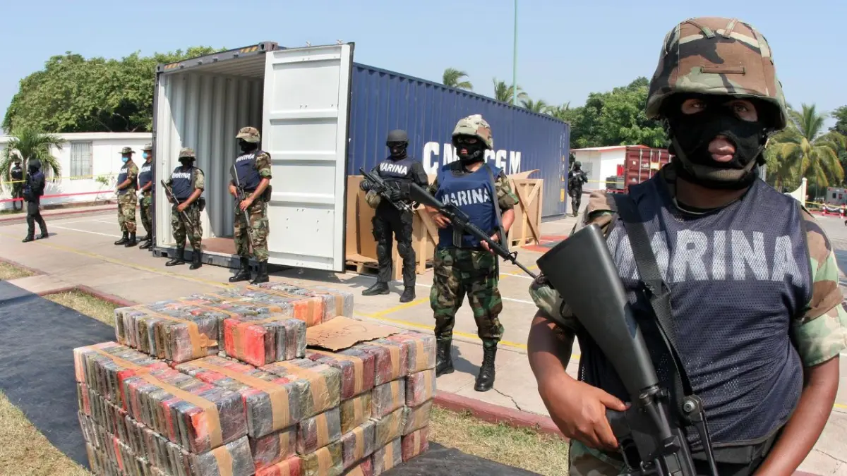 Autoridad mexicana descarta complicidad de funcionarios con red de tráfico de combustible