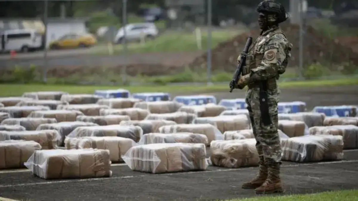 Autoridades mexicanas decomisan 800 kilos de metanfetamina y detienen a dos hombres