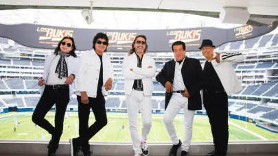Los Bukis reciben una estrella en Hollywood dedicada a la comunidad inmigrante en EE.UU.