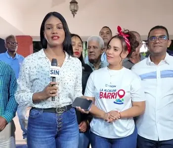 Betty Gerónimo promete calles asfaltadas y un nuevo mercado para Villa Mella