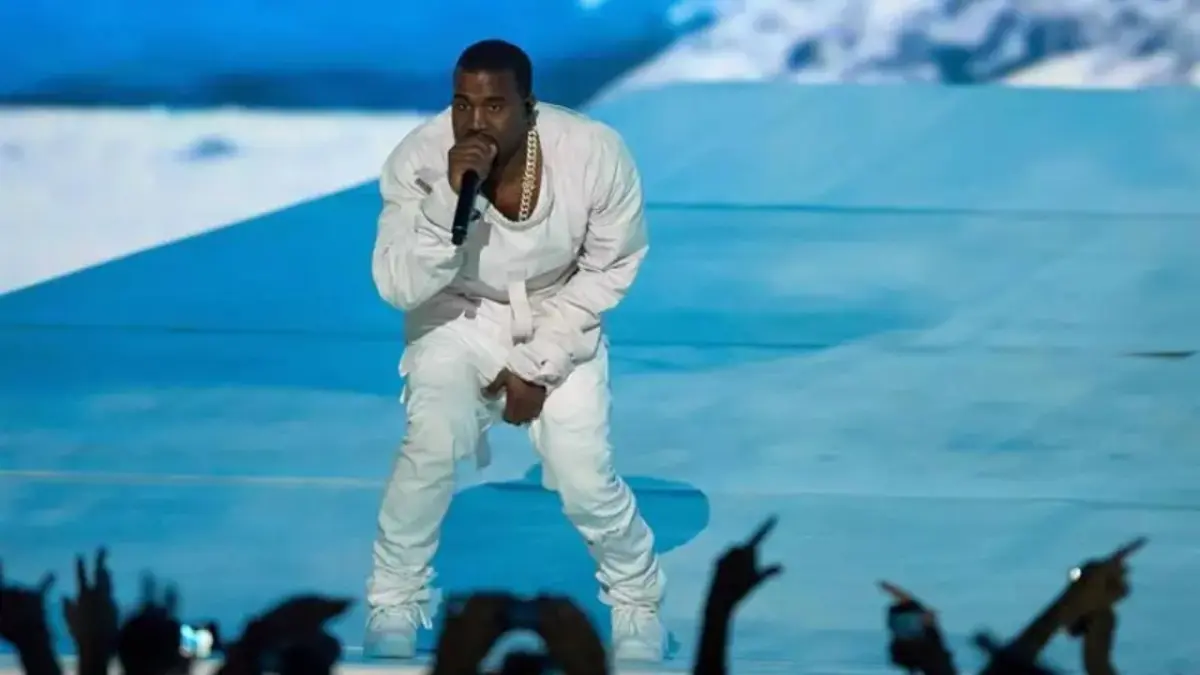 Cancelan festival en Eslovaquia donde actuaría Kanye West tras polémica por su Heil Hitler