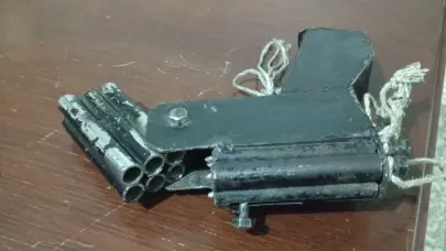 Detienen a un dominicano por transportar a un extranjero indocumentado que portaba un arma de fabricaci&oacute;n casera