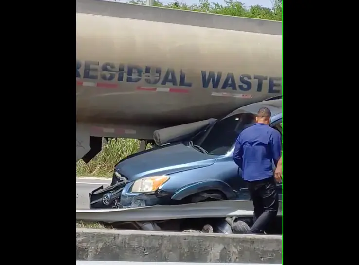 Accidente múltiple en la autopista Las Américas deja varios heridos cerca de Boca Chica