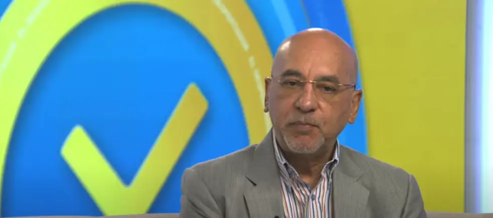 Aníbal de Castro advierte sobre amenazas a la democracia por desinformación y pide reglas claras para el “ecosistema informativo”