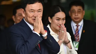 Llamada revela conexiones del Ej&eacute;rcito y clanes poderosos en la ca&iacute;da de Shinawatra