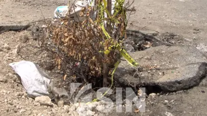 Continúan sin tapas las alcantarillas de algunas vías en Lavapiés, San Cristóbal