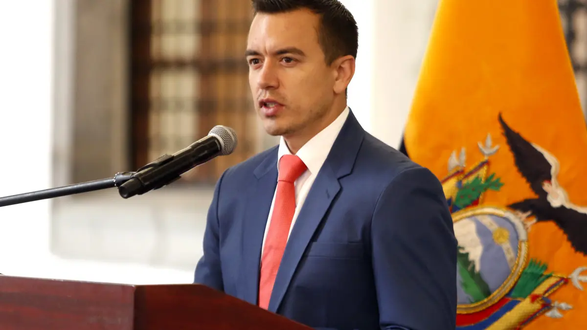 Noboa recorta Gobierno de Ecuador de 20 a 14 ministerios y desvincula a 5.000 funcionarios