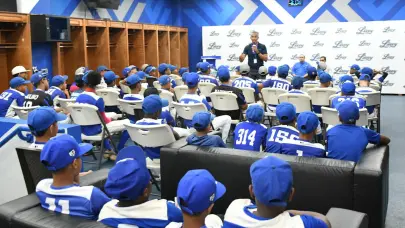 DCNB realiza charla motivacional a 60 atletas en campamento Tigres del Licey