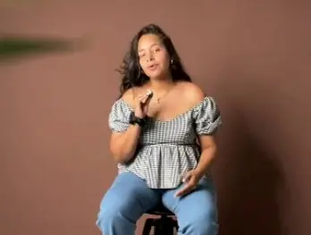 Joven fotógrafa busca solidaridad: «No quiero que me cojan pena, quiero trabajar»