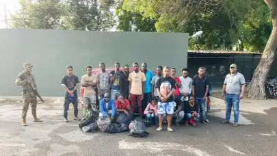 Detienen conductor con 17 haitianos indocumentados en una jeepeta en Mao