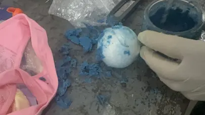 DNCD ocupa velones y peluche lleno de fibras de cocaína