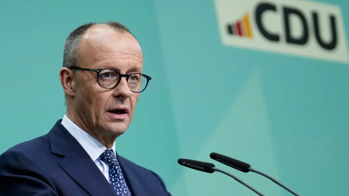 Canciller alemán dice que confía en que la UE y EE.UU. lleguen a una solución pese a aranceles de Trump