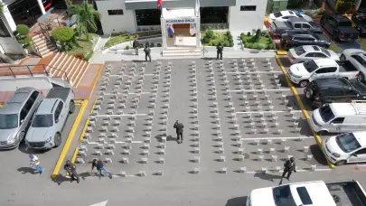 Intervienen lancha con cargamento de más de 1.5 toneladas de presunta cocaína