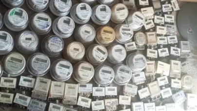 Edeeste desmantela 39 conexiones eléctricas irregulares en Yuma