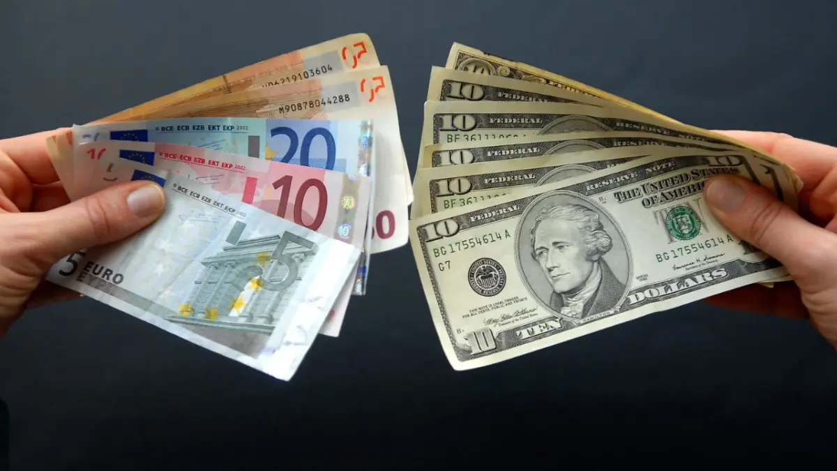 El euro se acerca a 1,18 dólares después de que el BCE mantuviera los tipos