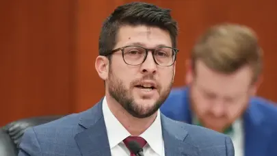 El fiscal de Florida invita a la gente a reportar a sus exparejas para deportarlas de EEUU