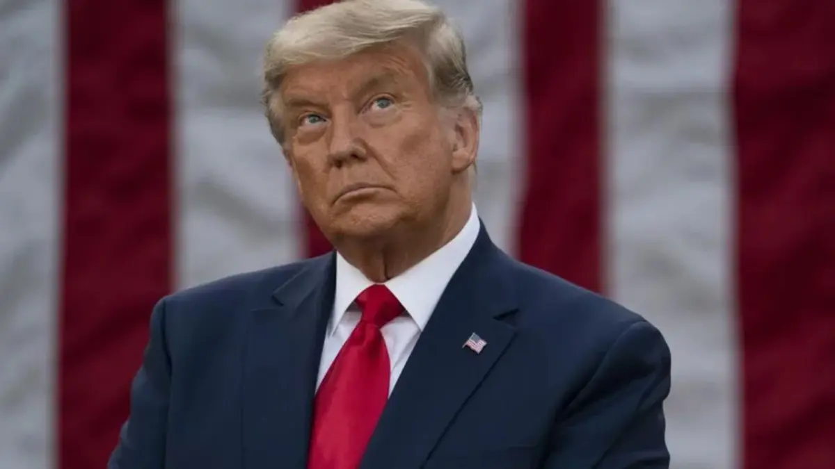 Diagnostican a Trump con insuficiencia venosa tras hinchazón en piernas y hematomas en una mano