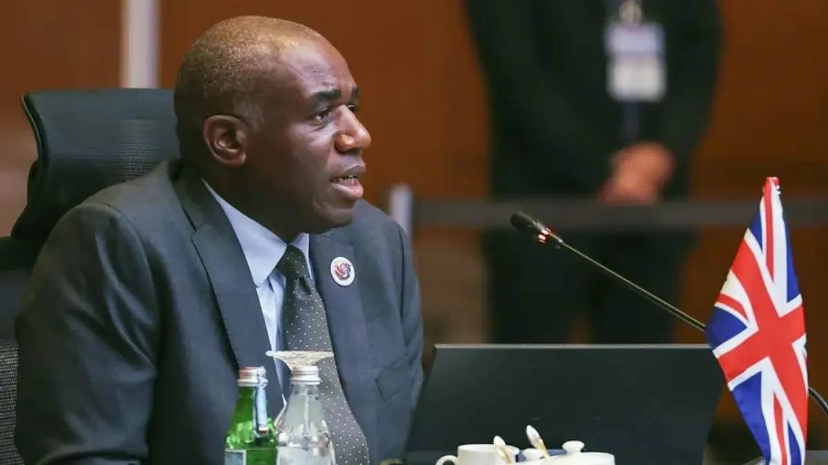 El Reino Unido anuncia 137 sanciones contra el sector energético y petrolero de Rusia