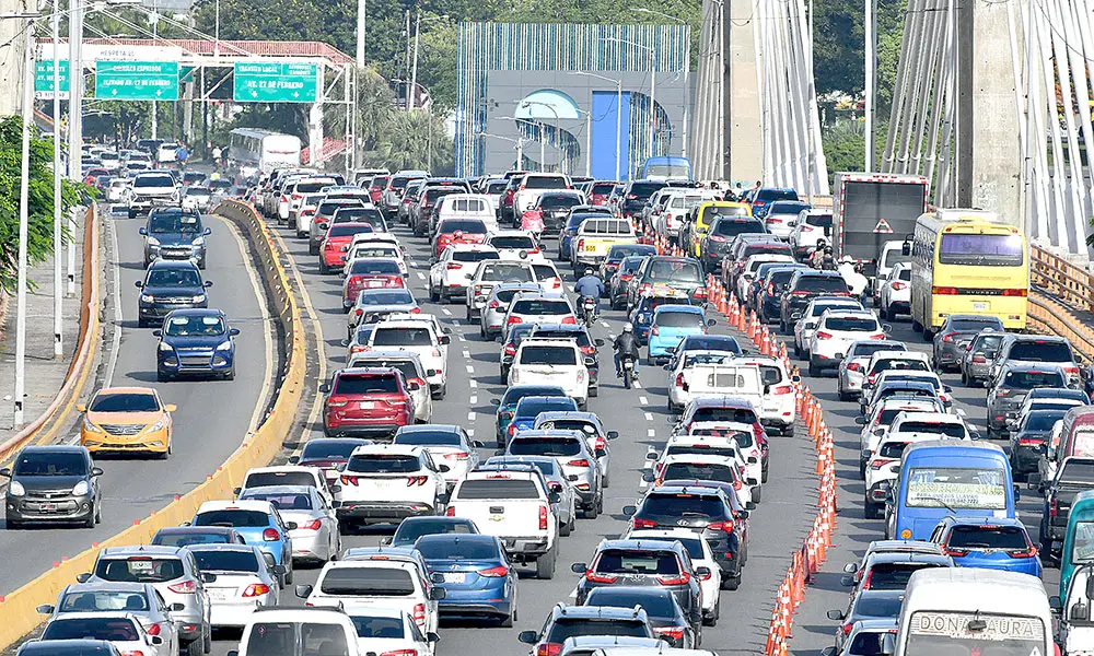 Ciudadanos dudan de efectividad de los horarios escalonados en instituciones