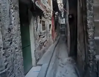 Imágenes inéditas del callejón más intrincado y complejo de Rocinha, la favela más grande de Brasil