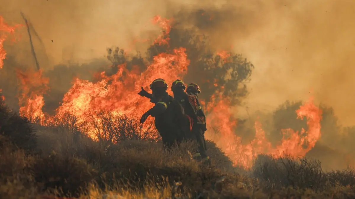 Incendios arrasan en Turquía, Grecia y Bulgaria en medio de una intensa ola de calor