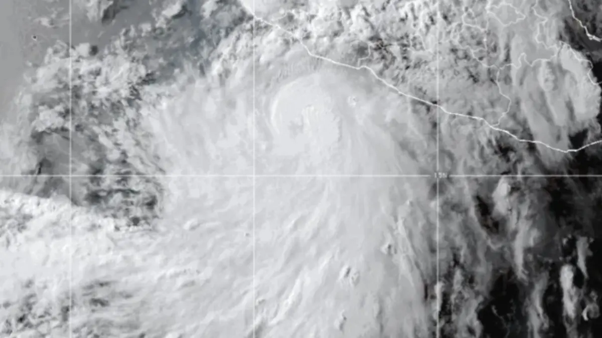 La tormenta Flossie se convierte en huracán cerca de las costas de México