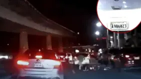 Captado en cámara:  Conductor casi arrolla a motorista y emprende la huida