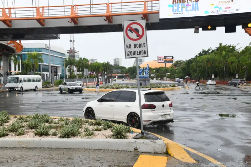 ¿Cuáles son las intersecciones que no se podrá girar a la izquierda a partir de hoy?