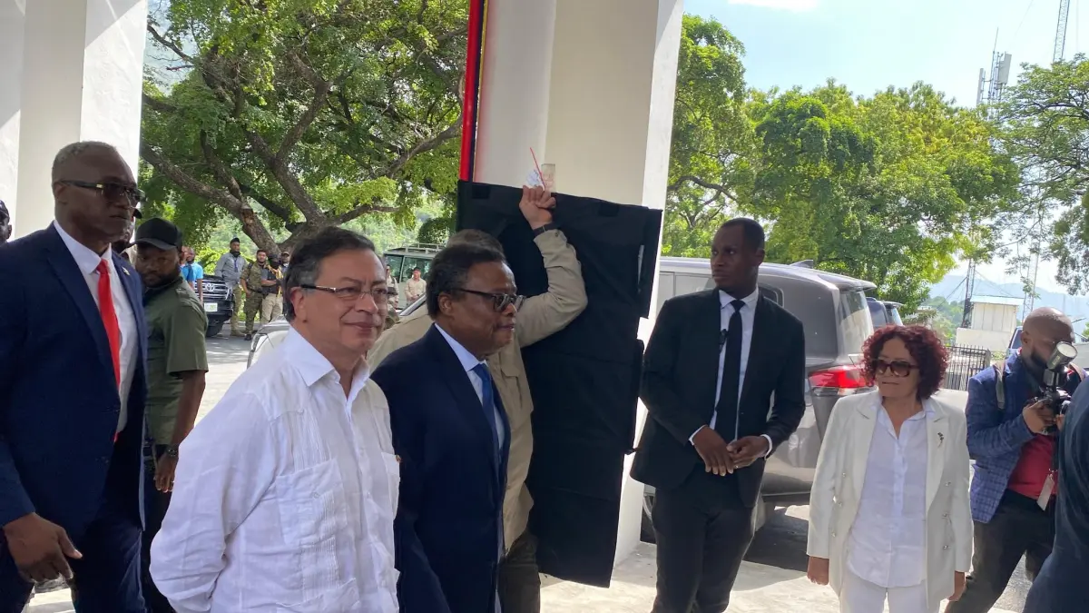 Gustavo Petro visita por segunda vez Haití tras el asesinato de Moïse
