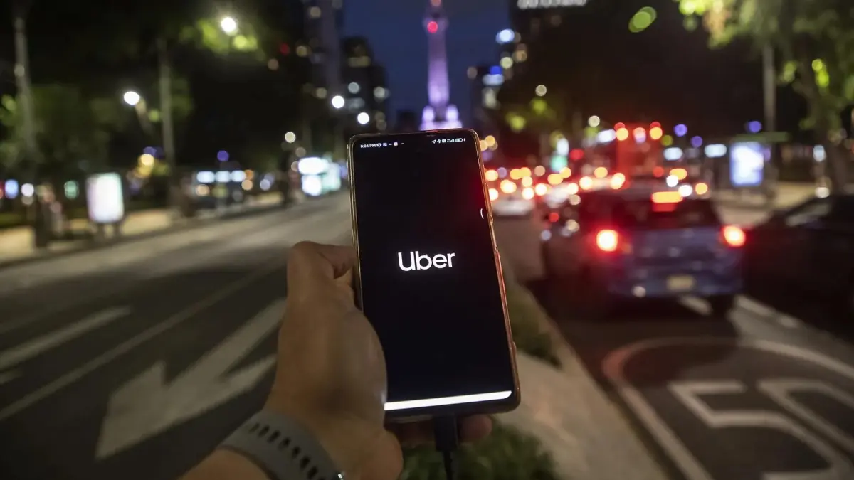 México rechaza alza tarifaria de Uber por reformas y la califica de irresponsable