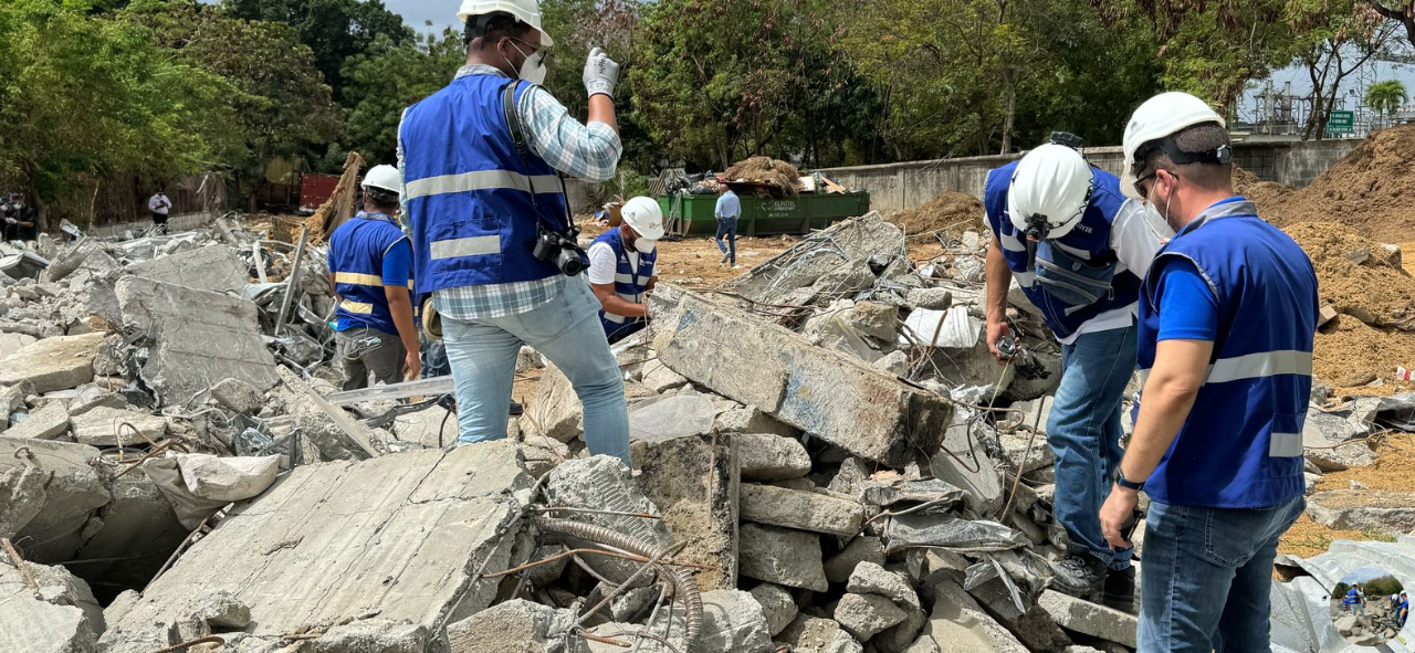 Onesvie y la Gobernación de Pedernales reafirman su compromiso con la prevención sísmica en instituciones públicas y privadas