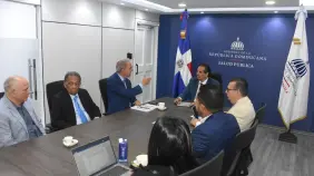 MESCyT y Salud Pública trabajan mecanismos para validar títulos extranjeros