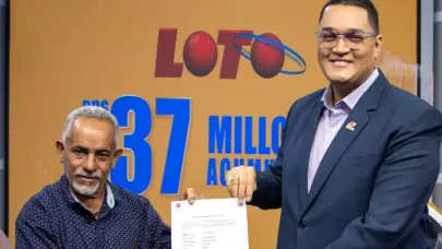 Leidsa entrega certificado ganador de 37 millones del Loto