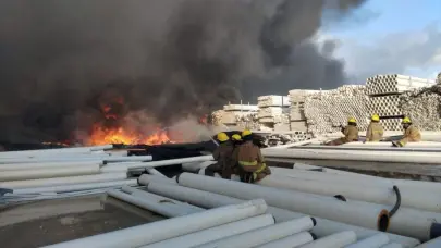Incendio afecta &aacute;rea de almacenamiento de hotel en construcci&oacute;n en B&aacute;varo