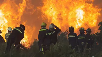 Dos muertos en un violento incendio forestal en España en medio de la ola de calor