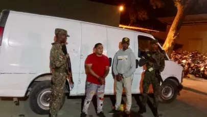 Detienen conductor por transportar 14 haitianos indocumentados en Valverde