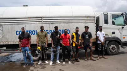 Detienen a 1,339 extranjeros en situación irregular y deportan a 607 en operativos simultáneos