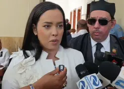 Ingrid Jorge comparece ante juzgado por demanda de procurador; recibe una nueva querella durante audiencia