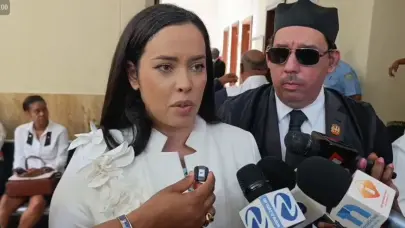 Ingrid Jorge comparece ante juzgado por demanda de procurador; recibe una nueva querella durante audiencia