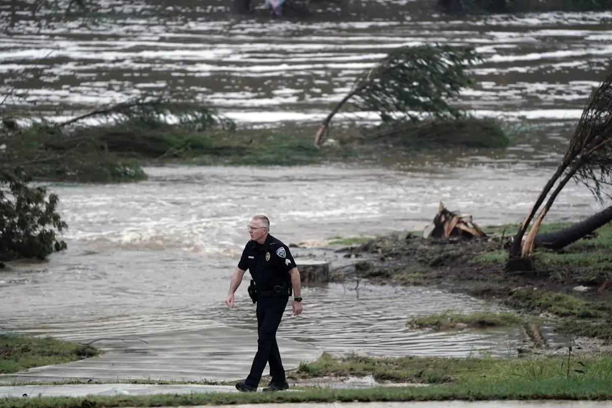 Aumentan a 27 los fallecidos por las inundaciones en el centro-sur de Texas