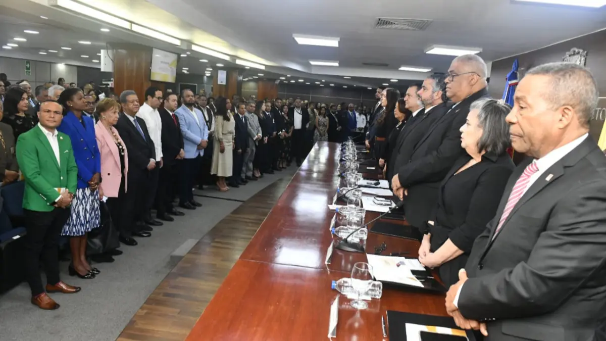 JCE-IESPEC gradúa en Administración Electoral a 200 miembros de organizaciones políticas